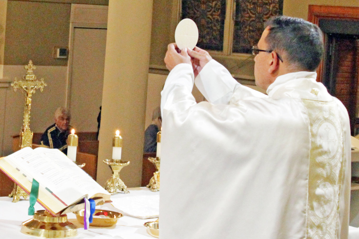 The Eucharistic Prayer Mystery Made Manifest The Catholic Missourian