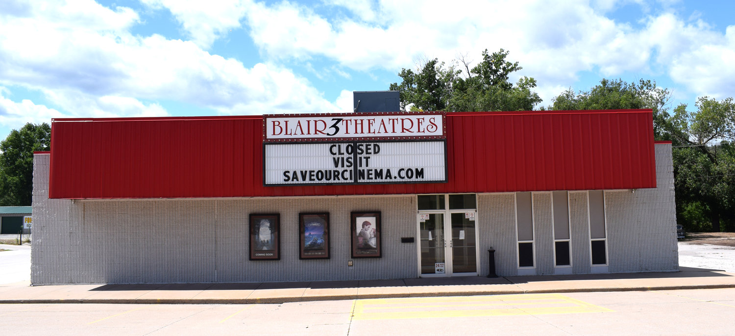 Blair 3 Theatres waiting for movies to show, safety to return