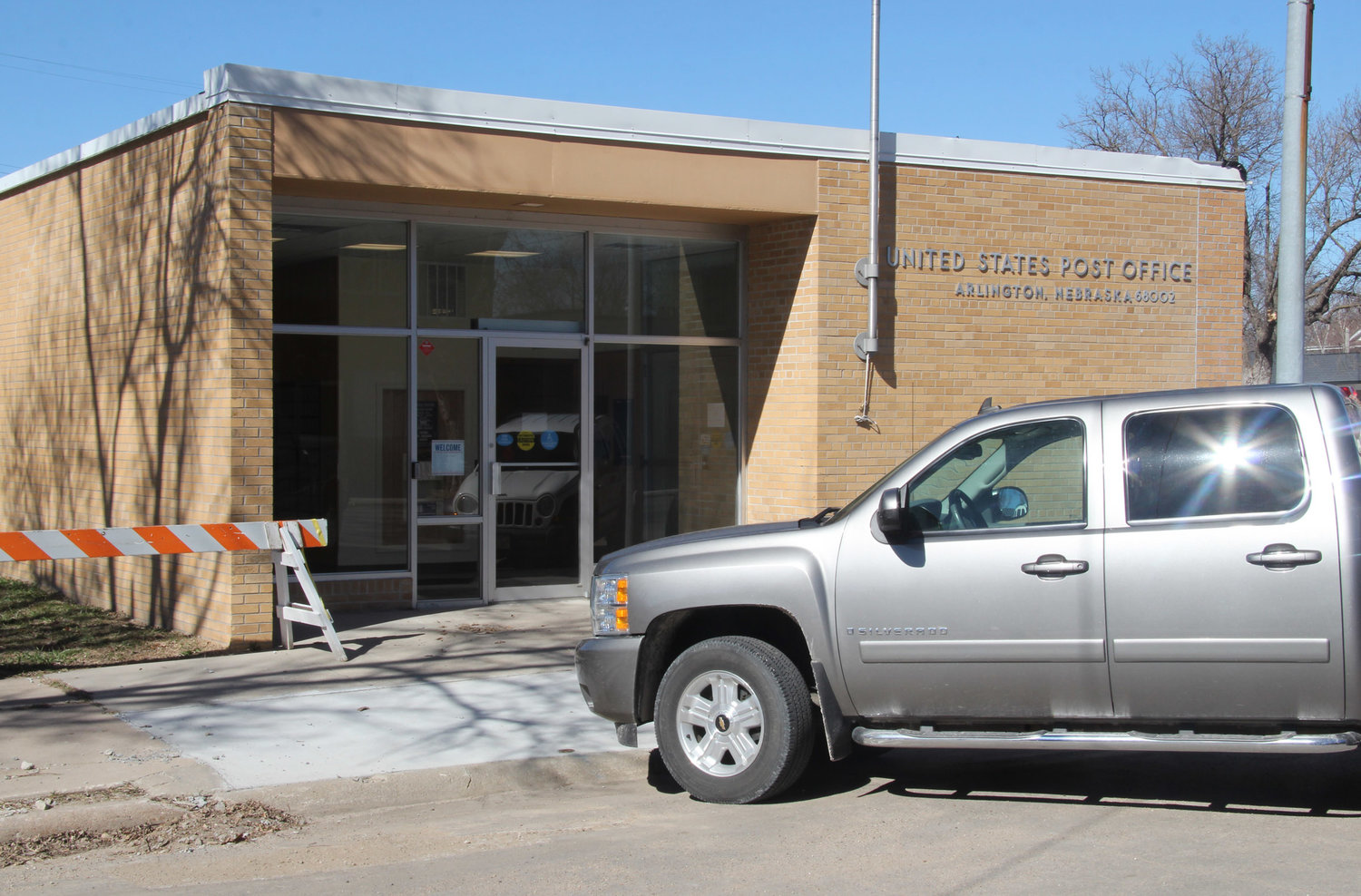 Arlington Post Office reopens 6 months after building damaged in