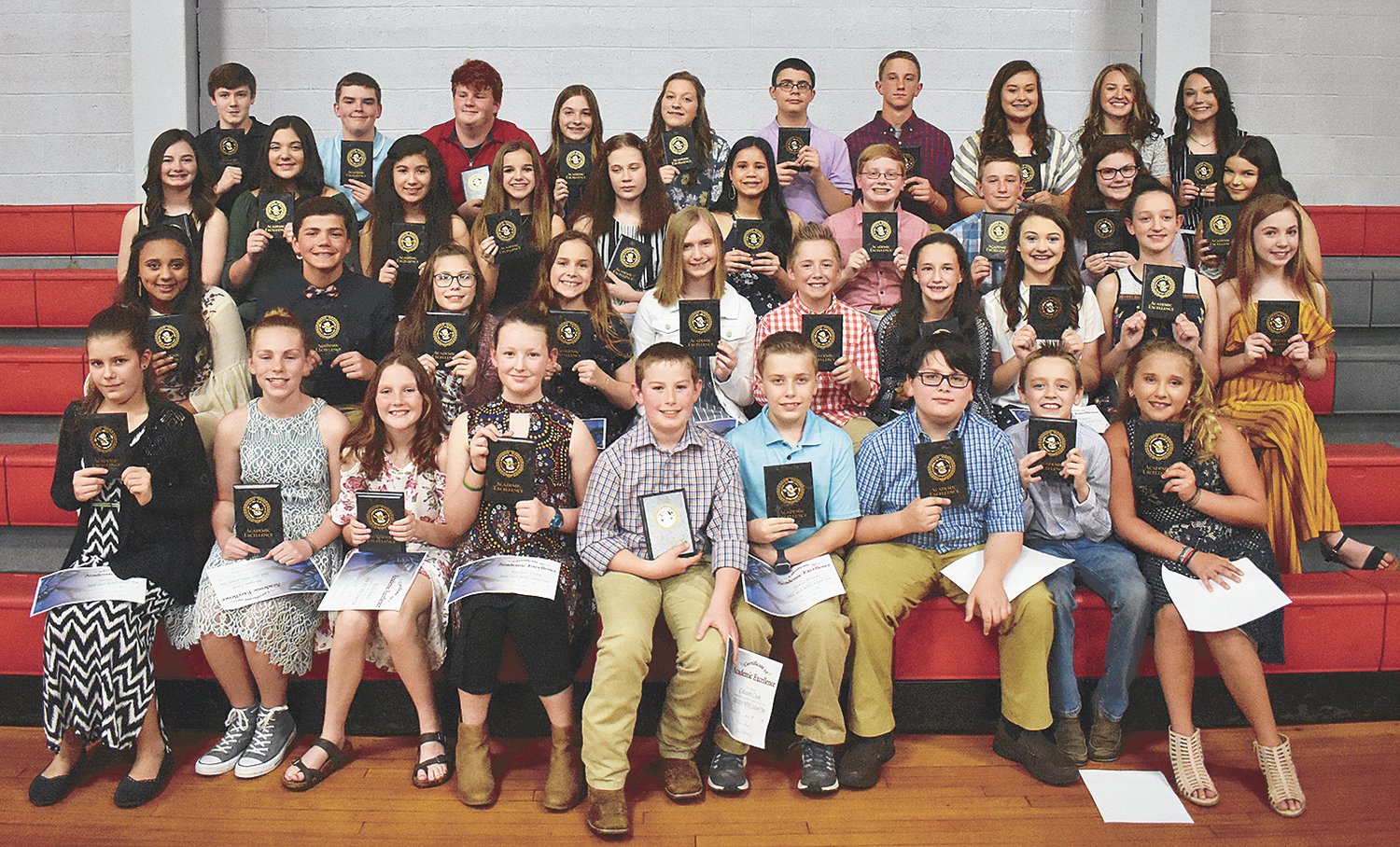 McKenzie Middle School Hosts Honors Banquet | The Mckenzie Banner