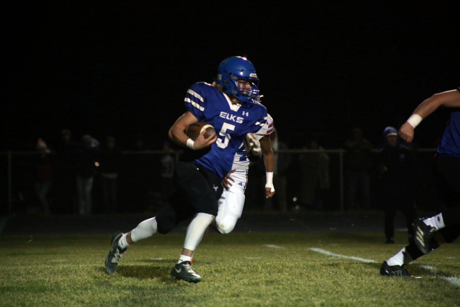 Elkton-Lake Benton's Colt Beck runs with the ball during a 14-8 win over Parkston in the Class 9AA semifinals in Elkton on Friday night.