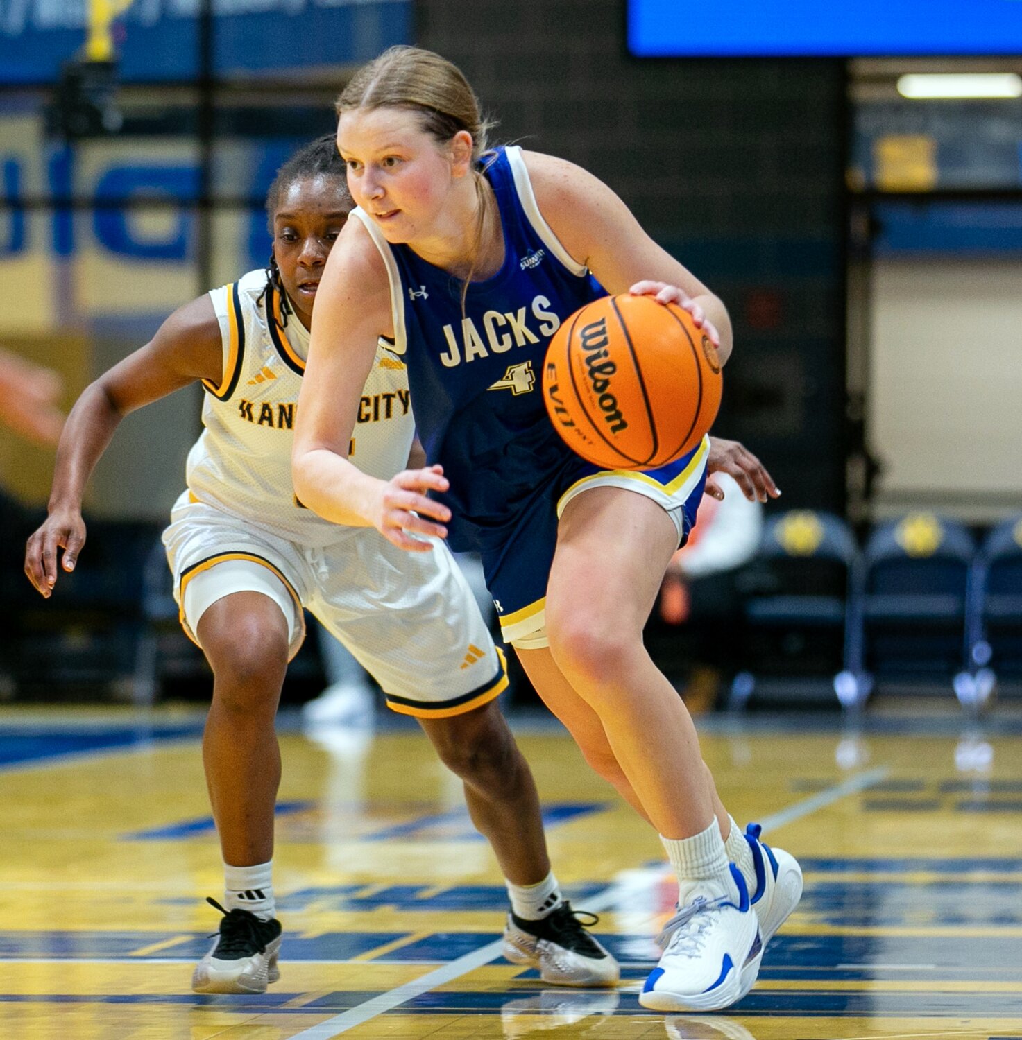 Jackrabbits pull away from Roos in Kansas City
