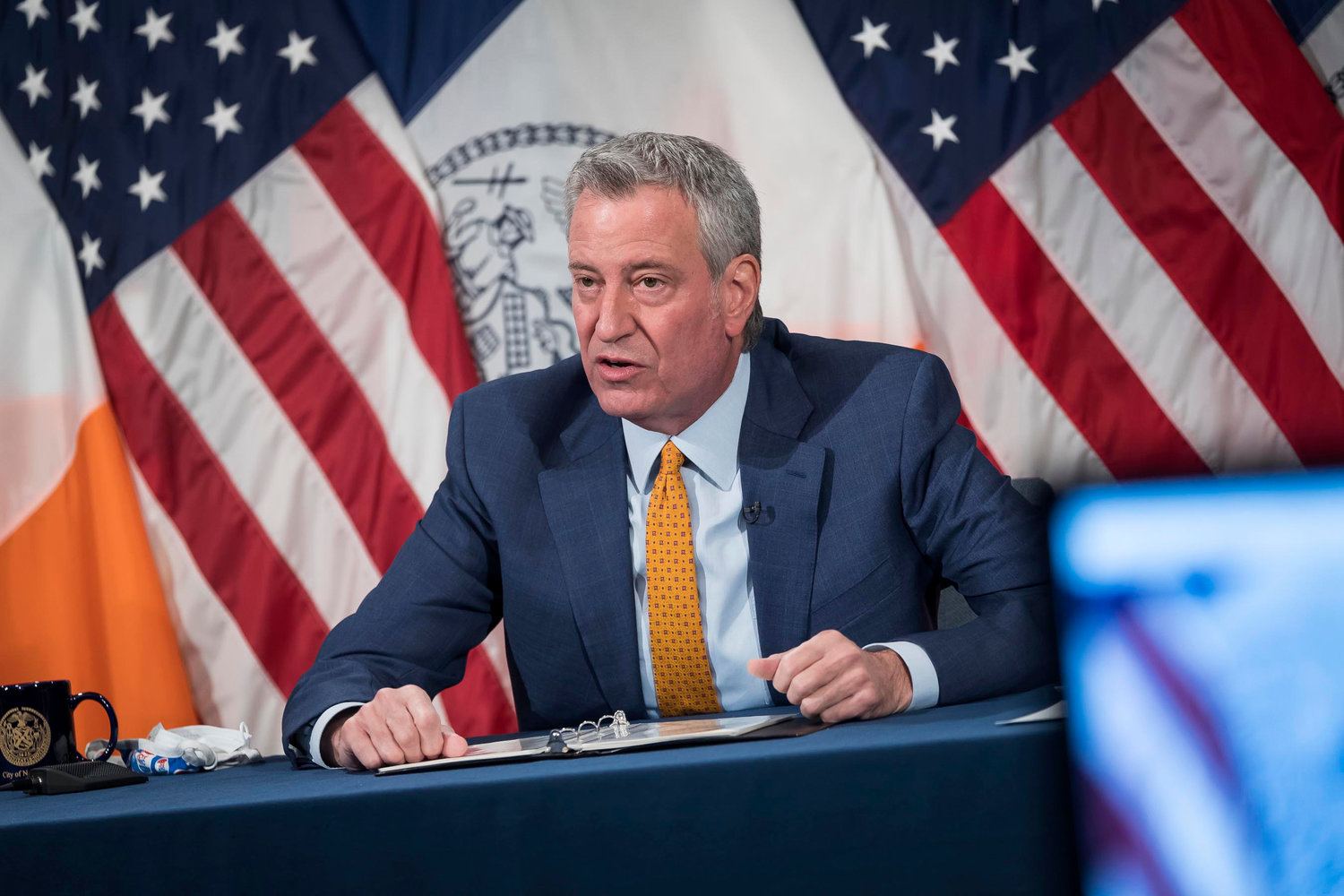 de Blasio You don�t have to, but you should wear masks de Blasio You don�t have to, but you should wear masks
