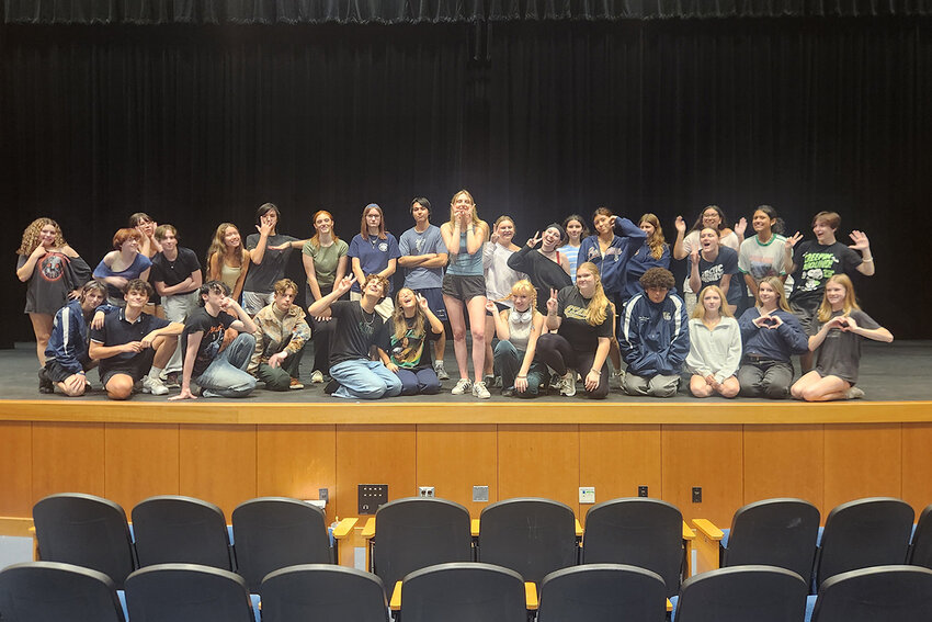 The cast of &ldquo;Legally Blonde&rdquo; rehearsed before opening night at Severna Park High School.